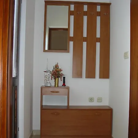 With Parking Space - 7420 Апартаменти Пула