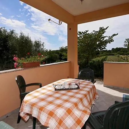 With Parking Space - 7420 Apartamento