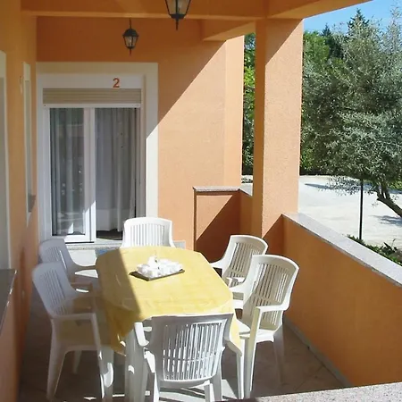 With Parking Space - 7420 Pula