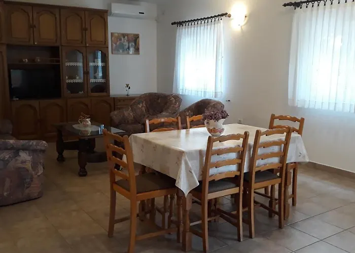 Apartman With Parking Space - 7420
