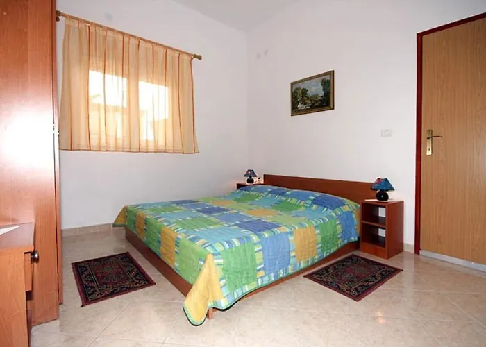 Apartman With Parking Space - 7420 *