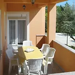 With Parking Space - 7420 Pula